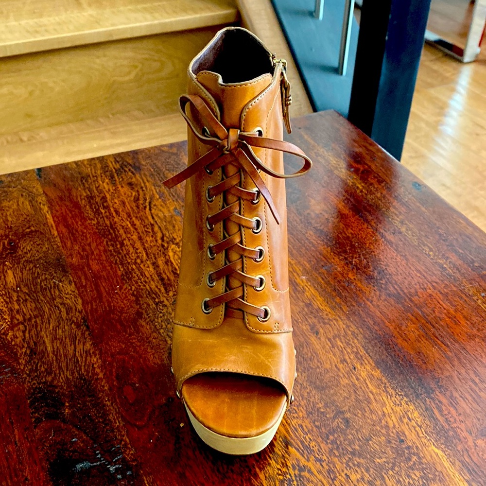 Via Spiga peep-toe booties. Size 8. Dk tan